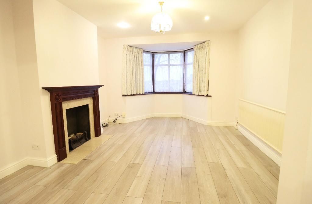 Property photo 3 of 17 Photo 3