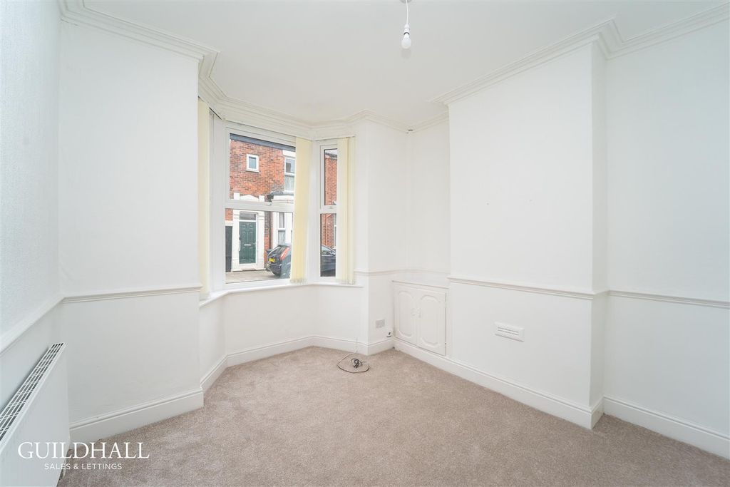 Property photo 2 of 16 14