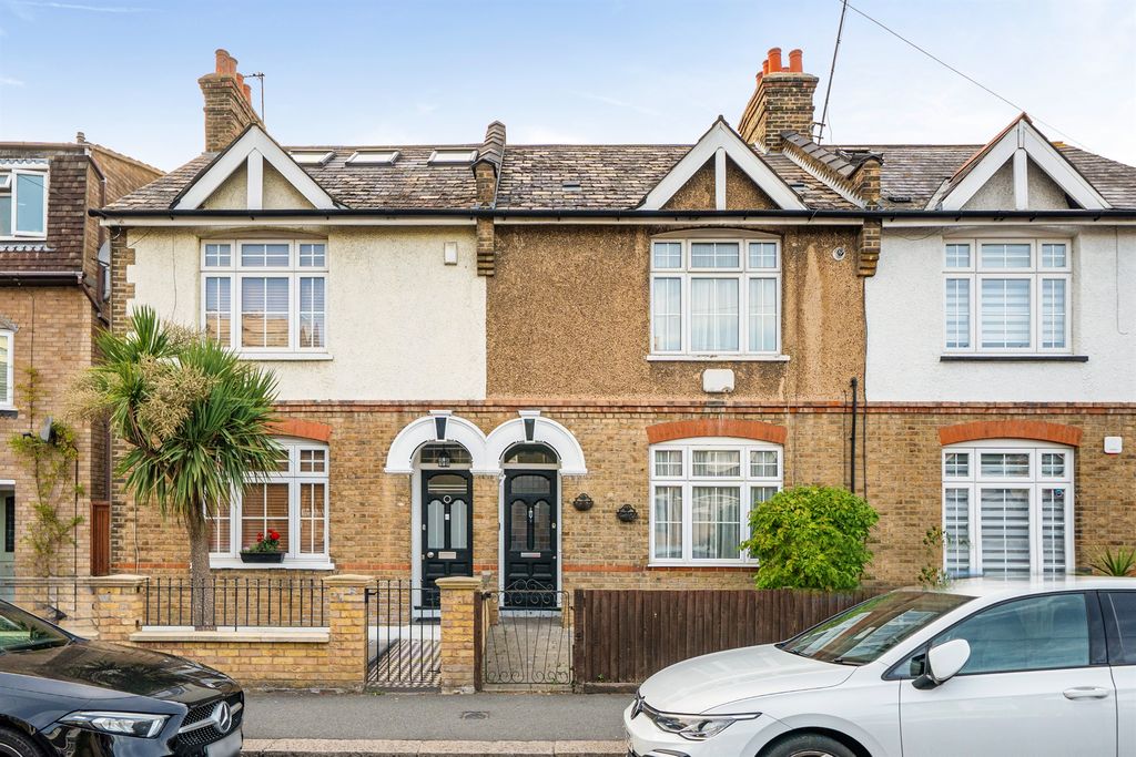 Property photo 1 of 12