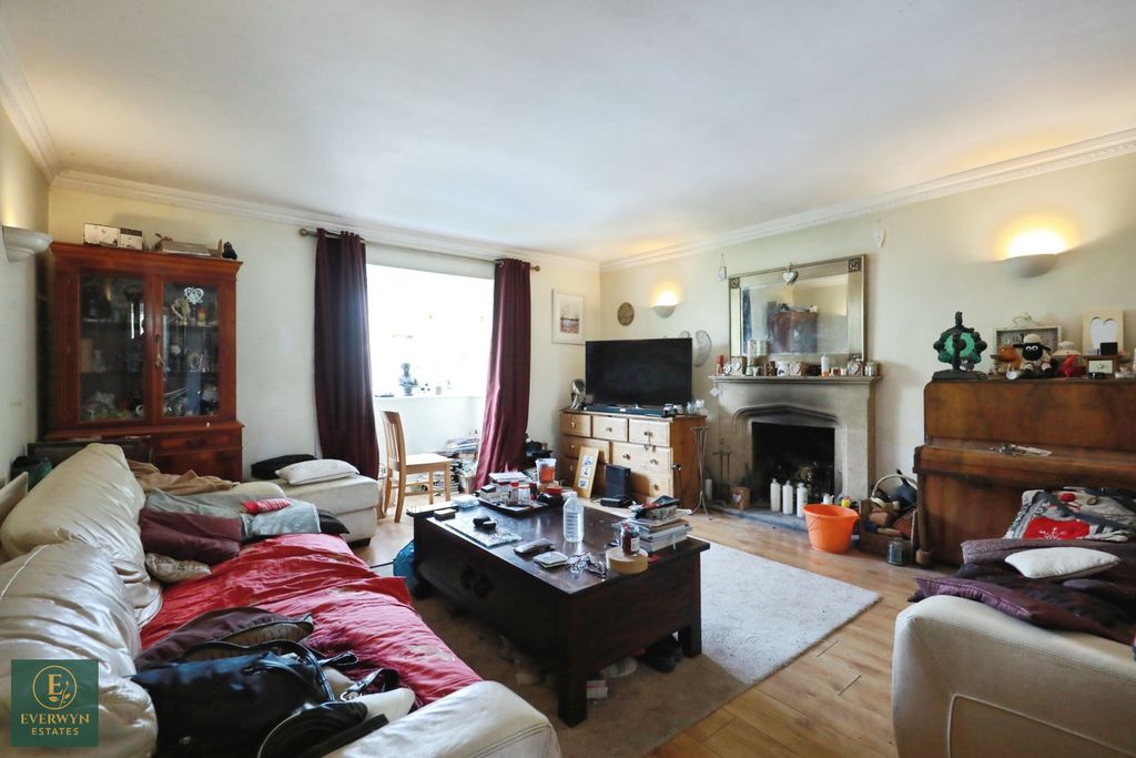 Property photo 3 of 21