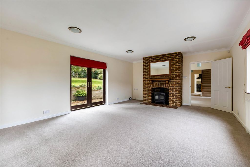 Property photo 2 of 16 Image