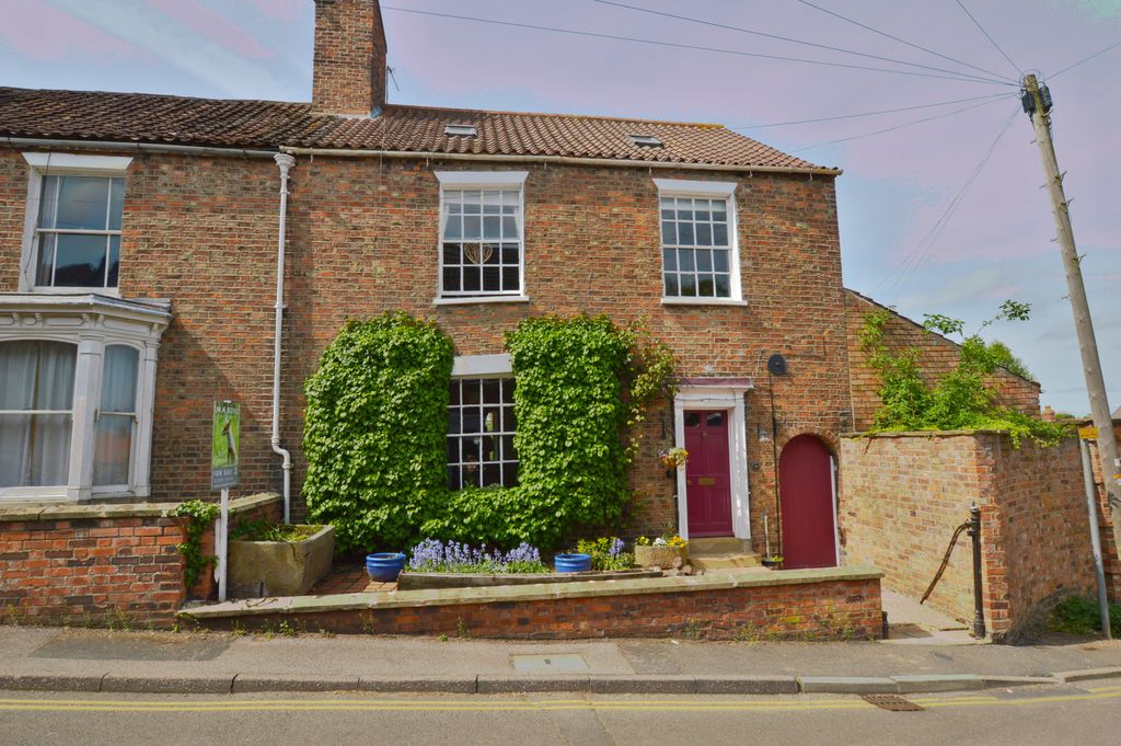Property photo 1 of 30