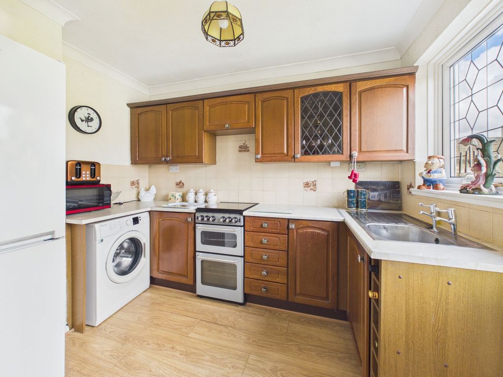 Property photo 3 of 20 Kitchen