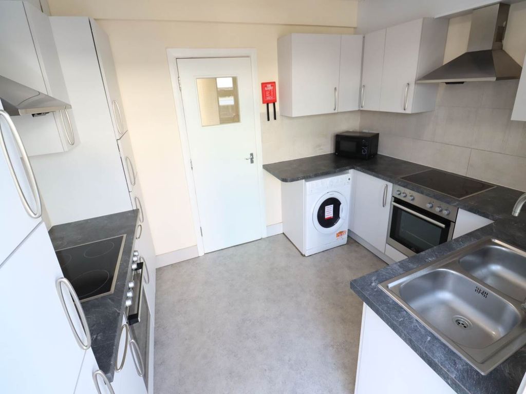 Property photo 3 of 8 78Afacde-066c-4330-9Cff-0Ad80351Ebe6