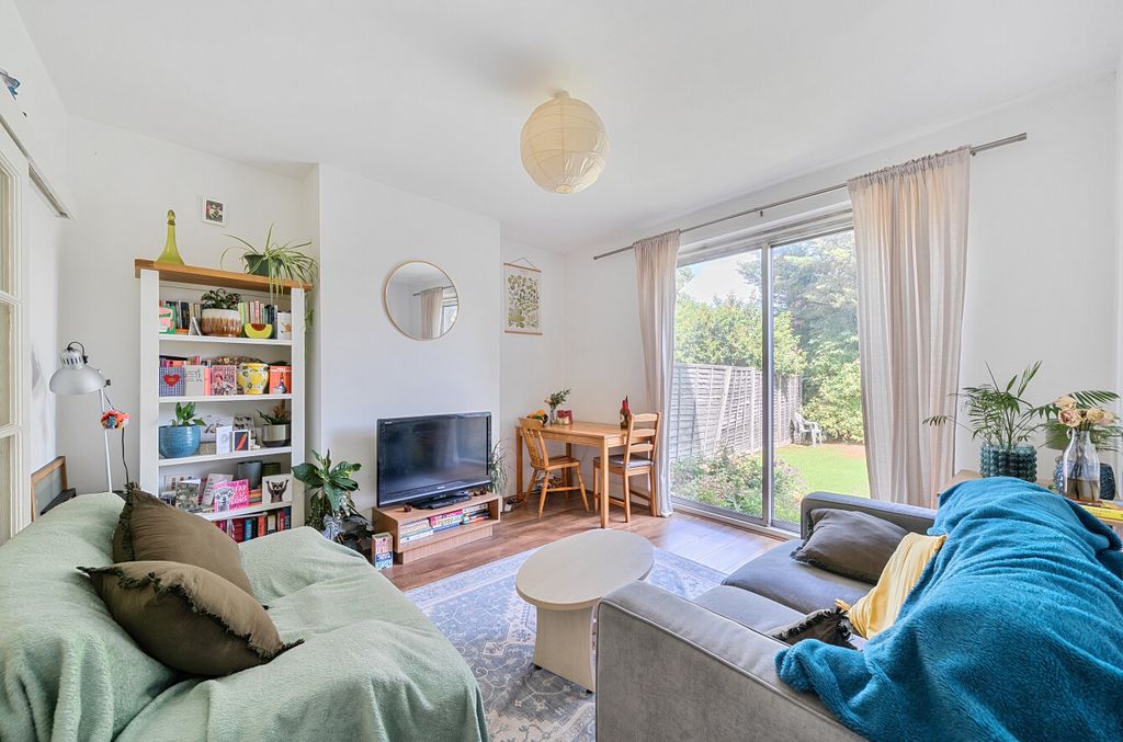 Property photo 2 of 17 29-6A749F36Bf51d-...