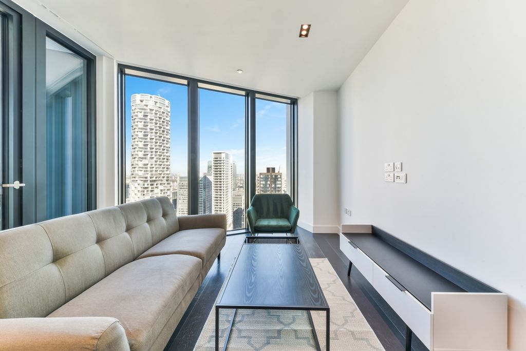 Property photo 1 of 10 Living