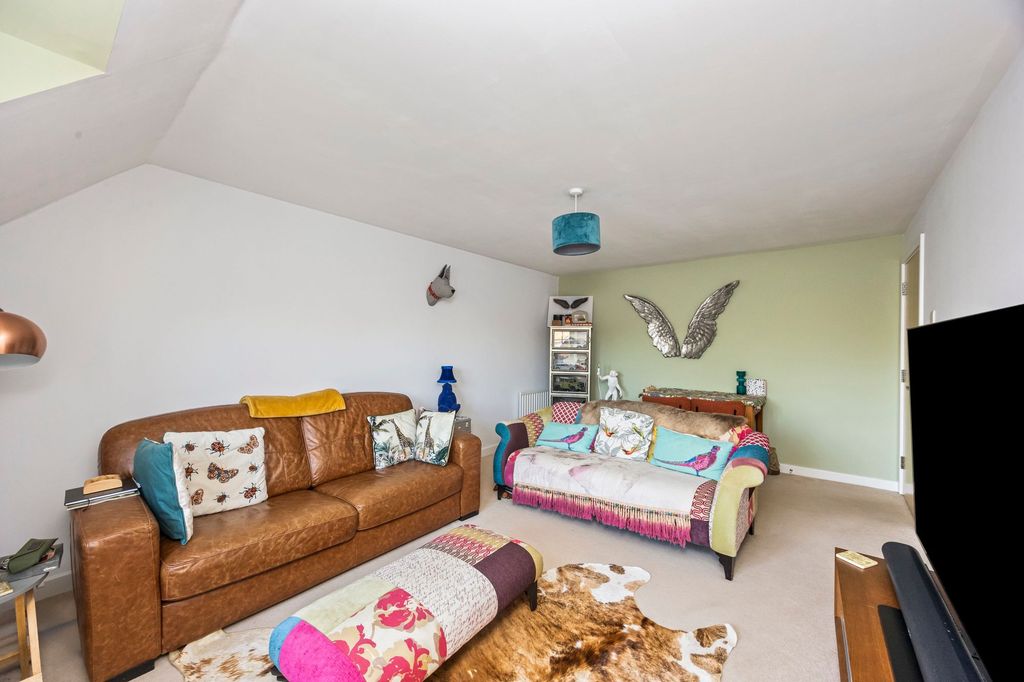 Property photo 3 of 20