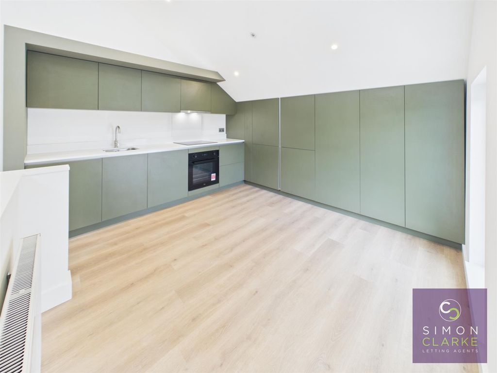 Property photo 3 of 16 Cam05425G0-Pr0169-Still009.Jpg