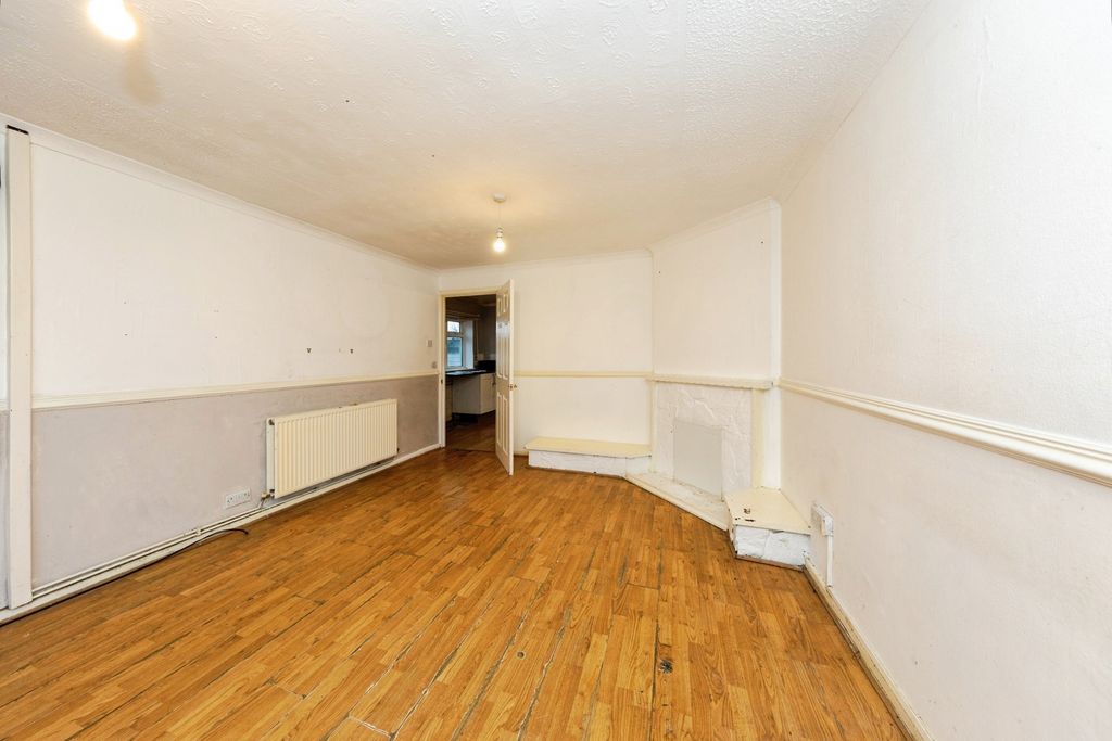 Property photo 3 of 22 Pbox-Img.Jpg