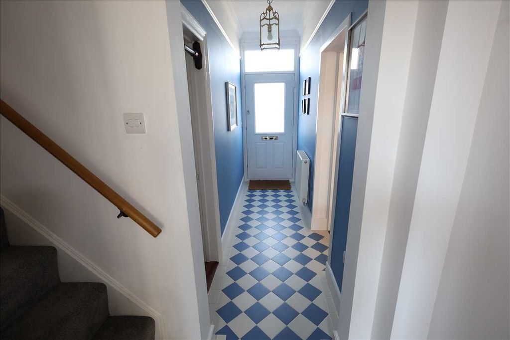 Property photo 2 of 24 Entrance Hall