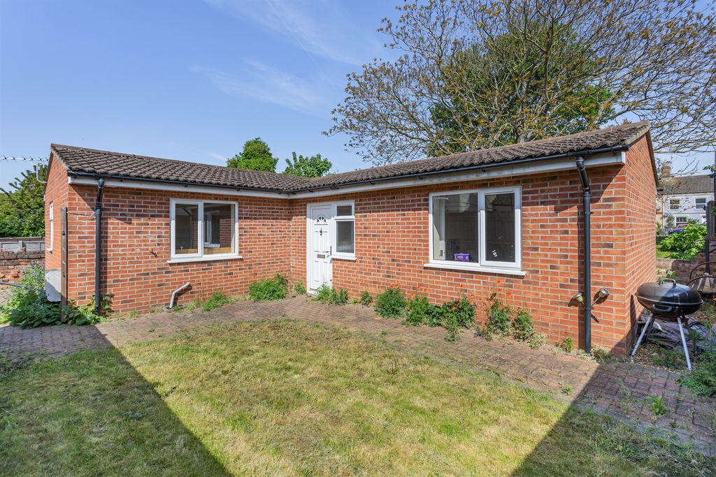 Property photo 3 of 17