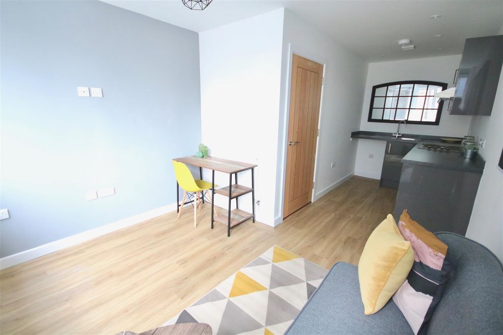 Property photo 3 of 6 Fhmptj75Tek32Qaw0x64Uw.Jpg