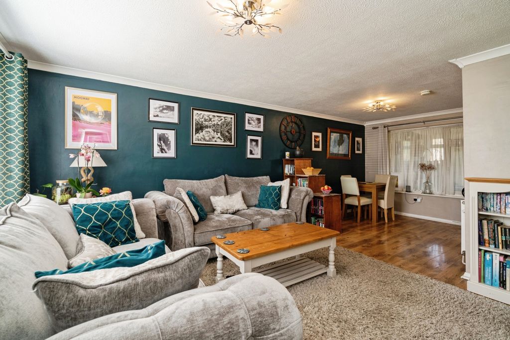 Property photo 2 of 17 Pbox-Img.Jpg