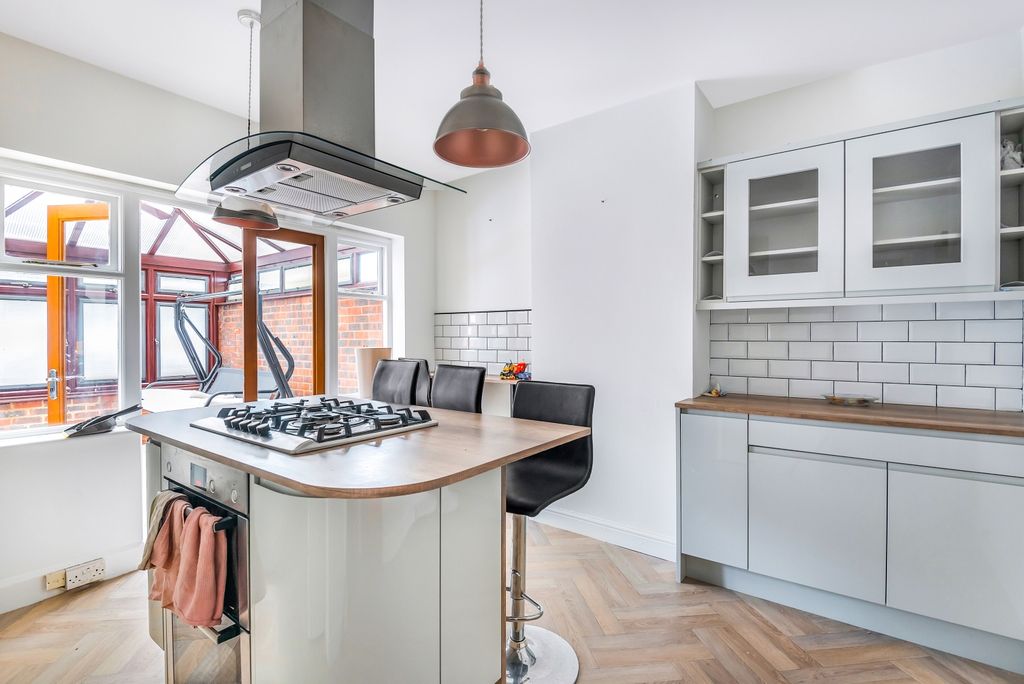 Property photo 1 of 20 692278 (5)