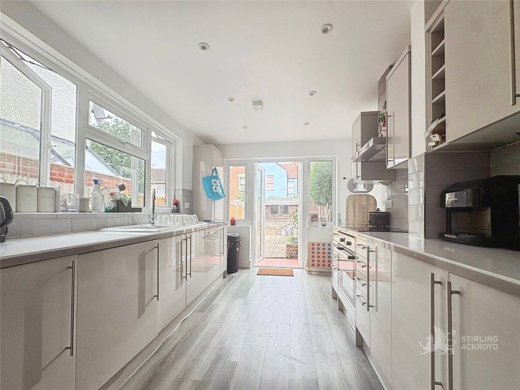 Property photo 1 of 7 Kitchen