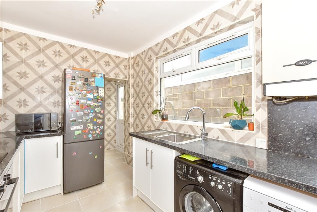 Property photo 3 of 9 Kitchen