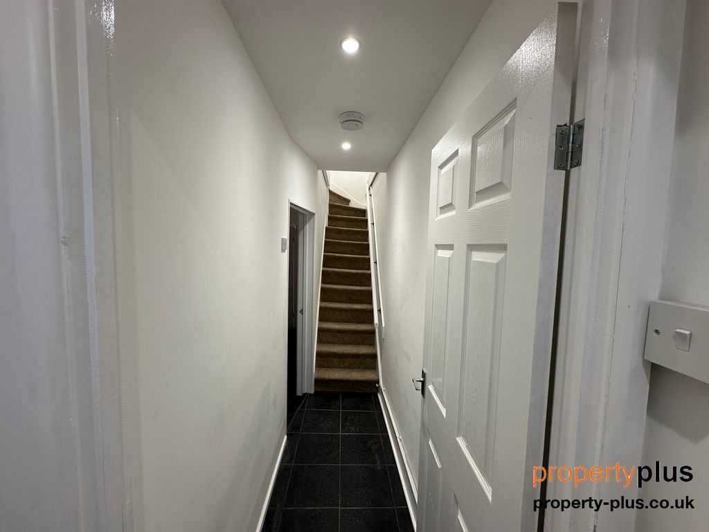 Property photo 2 of 12 Picture 2