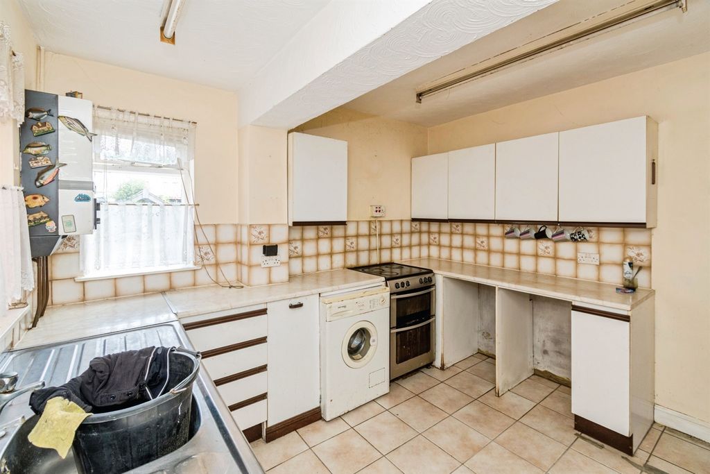 Property photo 2 of 20