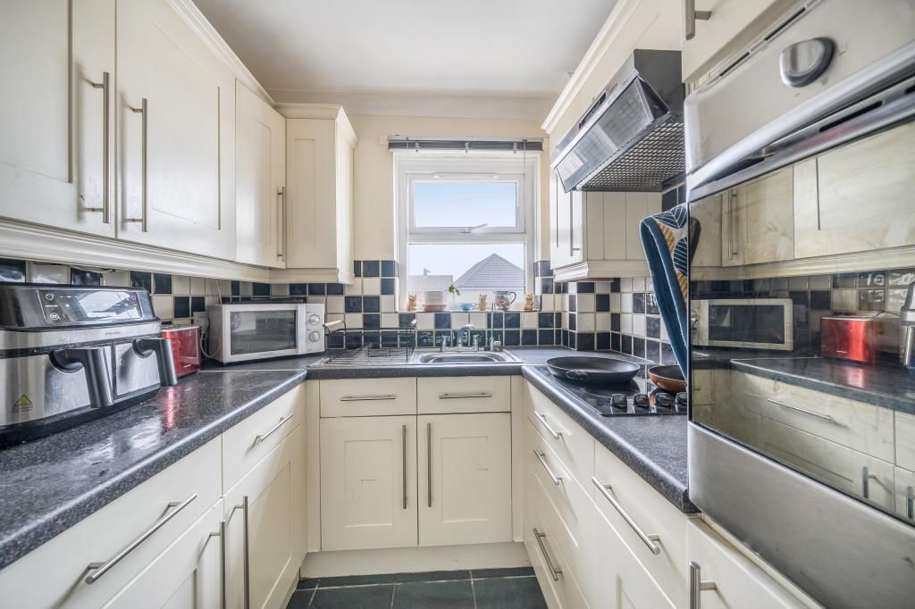 Property photo 2 of 20 Kitchen