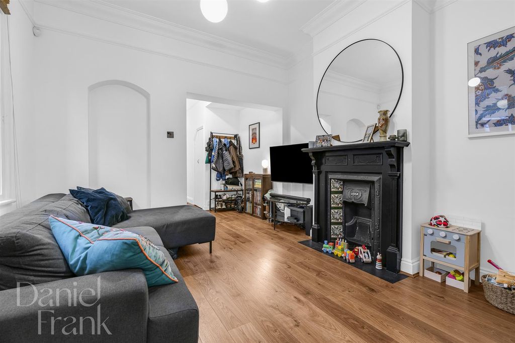 Property photo 2 of 18