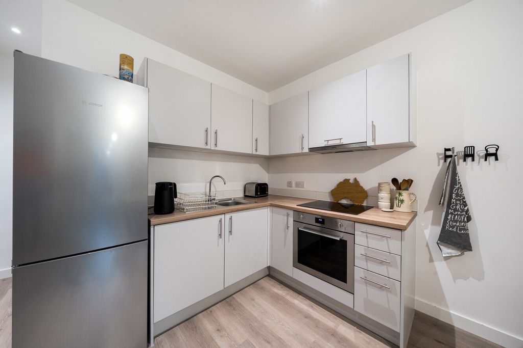 Property photo 3 of 12 1397438-9-695F7Ca...