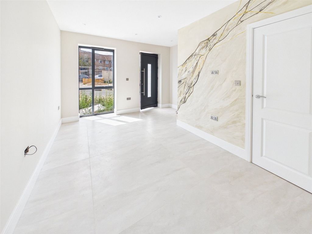 Property photo 2 of 10 Picture No. 05