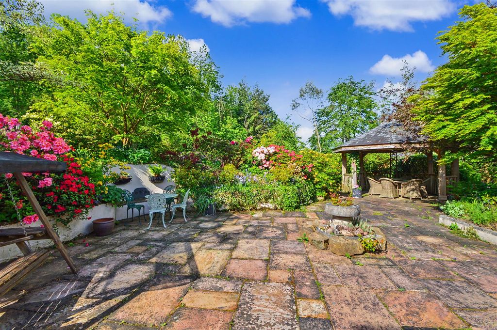 Property photo 3 of 27 Patio