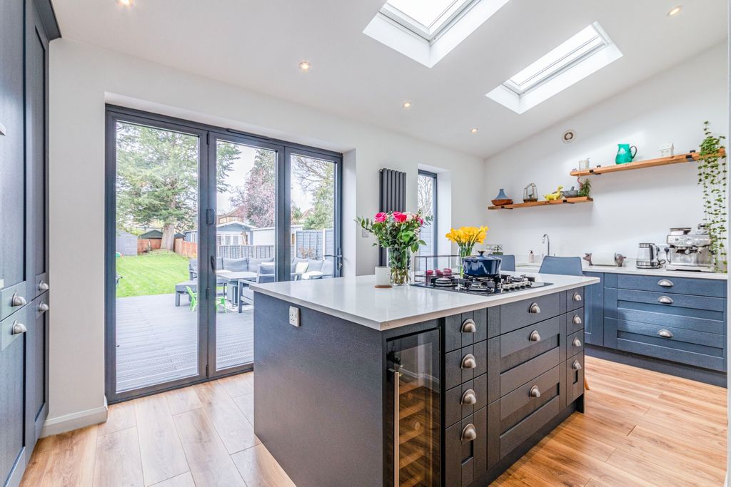 Property photo 3 of 24 Picture No. 18