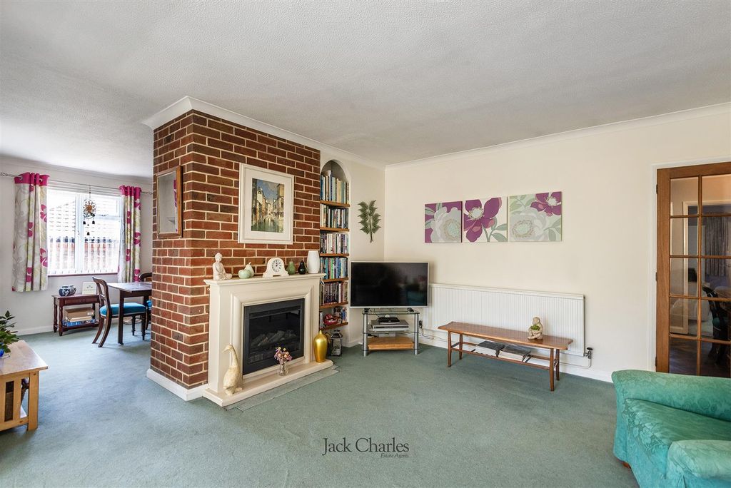 Property photo 3 of 20