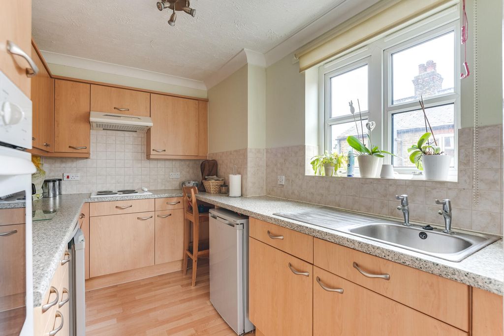 Property photo 2 of 17 Kitchen