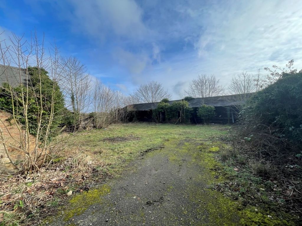 Property photo 3 of 25