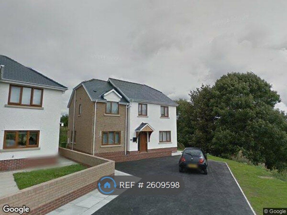 Property photo 2 of 13
