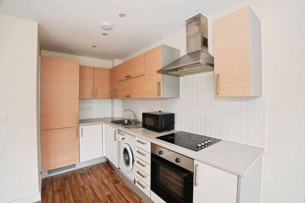 Property photo 3 of 8