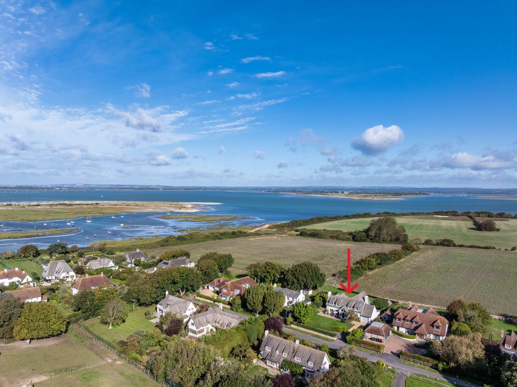 Property photo 2 of 18 Views