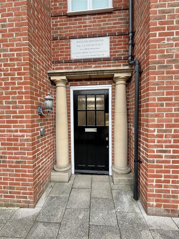 Property photo 2 of 36 Watling Mansions - Radlett