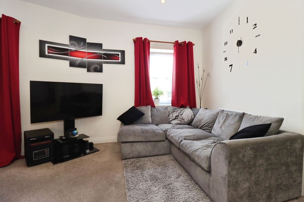 Property photo 3 of 10 Pbox-Img.Jpg