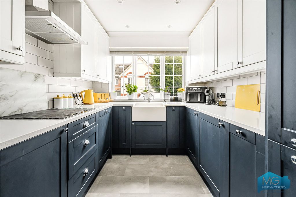 Property photo 2 of 37 Picture No. 05