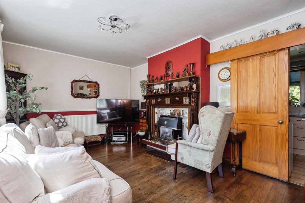 Property photo 3 of 16 Photo