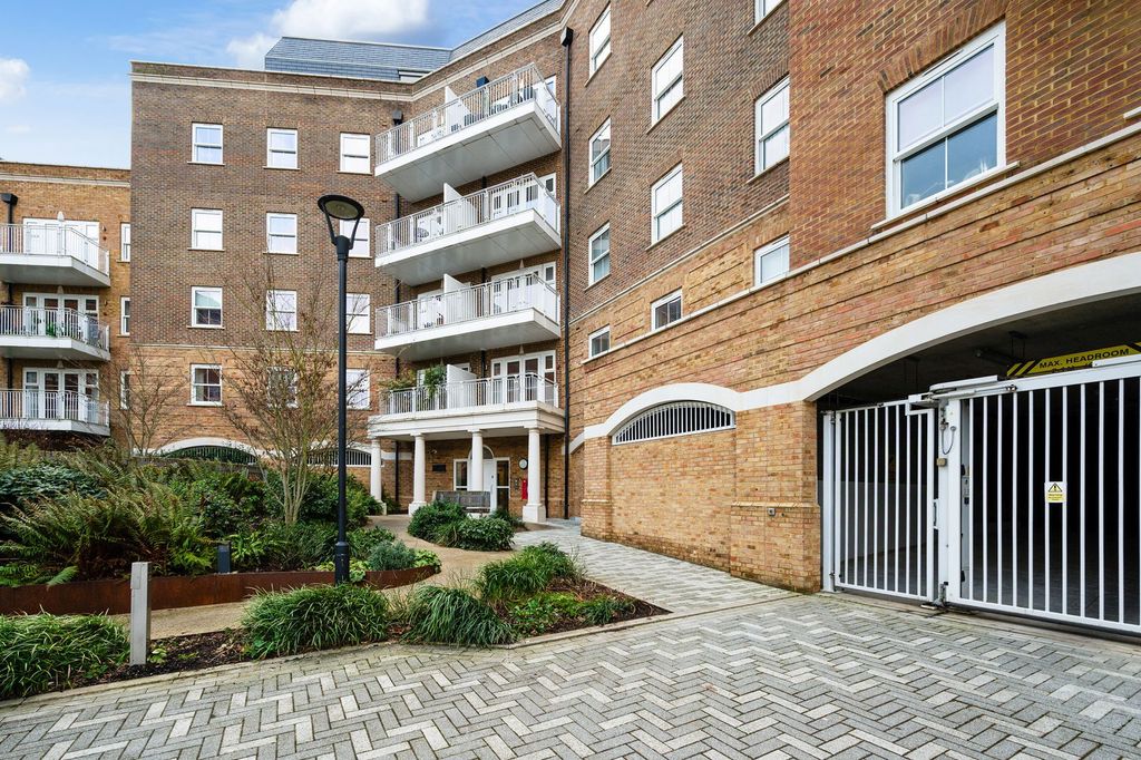 Property photo 1 of 19