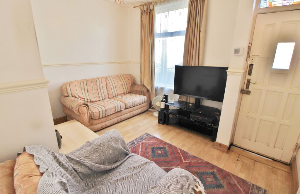 Property photo 2 of 12
