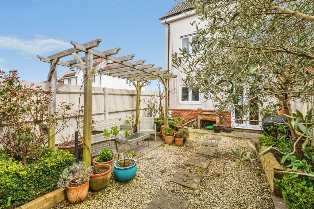 Property photo 2 of 26