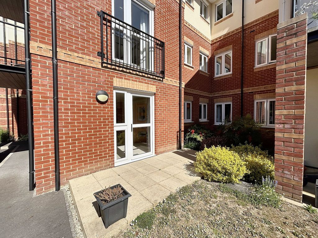 Property photo 2 of 13