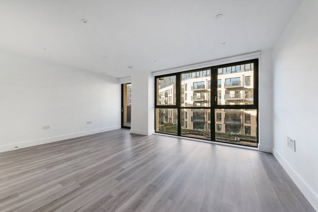 Property photo 2 of 12 Parkside Avenue
