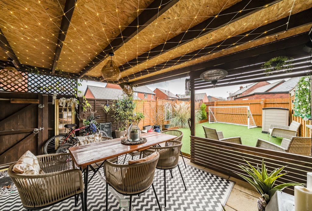 Property photo 2 of 12 1402884-3-69737Ef...