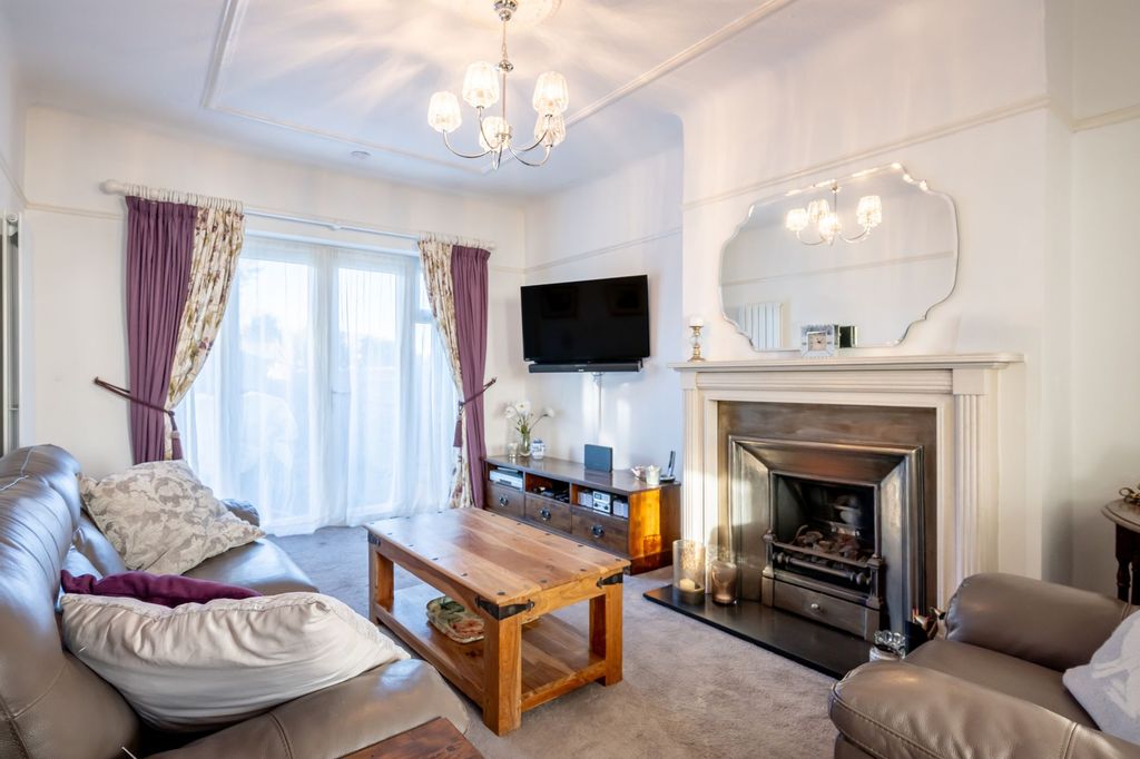 Property photo 2 of 24