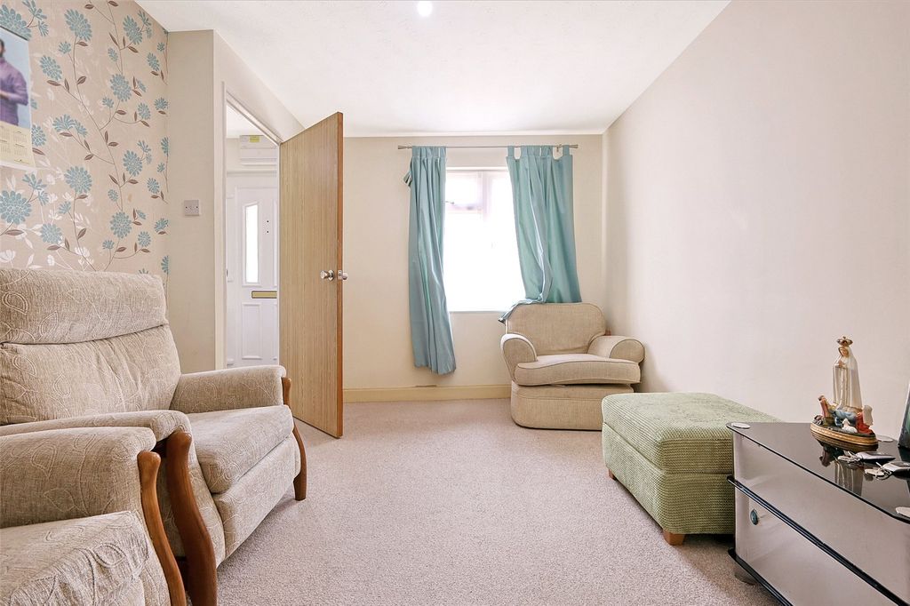 Property photo 3 of 11 Picture No. 16