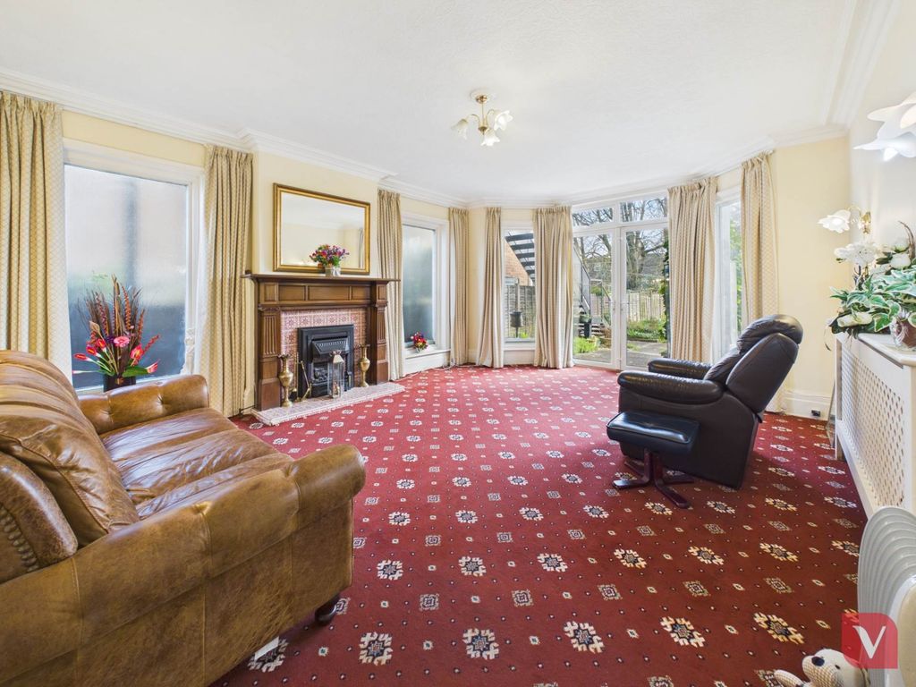 Property photo 2 of 27