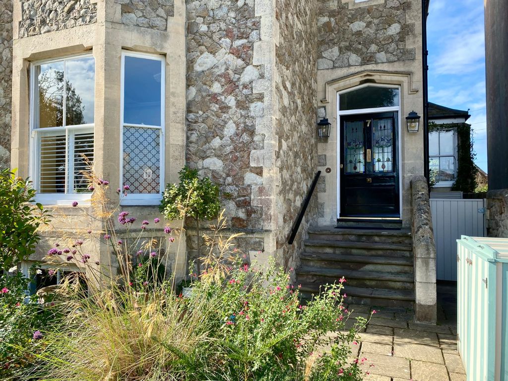 Property photo 2 of 24 Picture No. 58