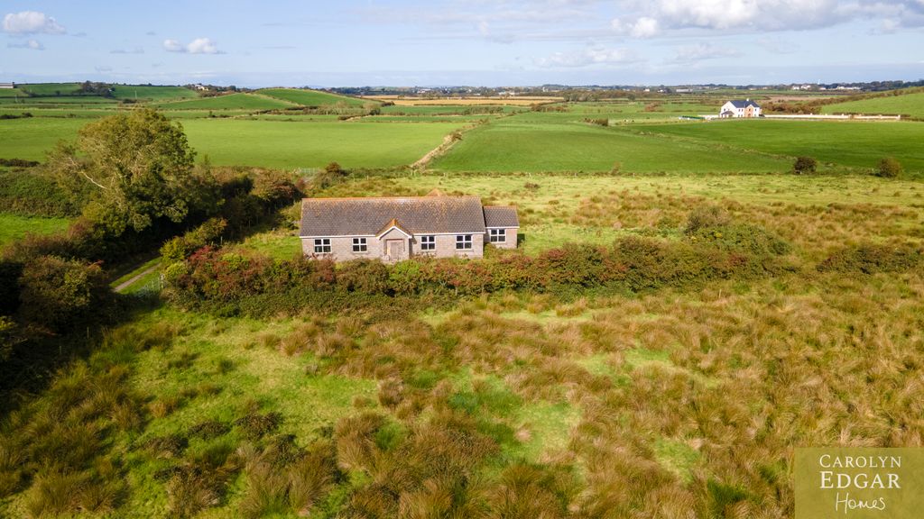Property photo 1 of 8 012