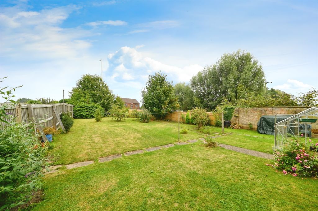 Property photo 3 of 17